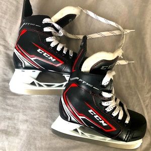 CCM Size 11 Youth boy’s hockey skates